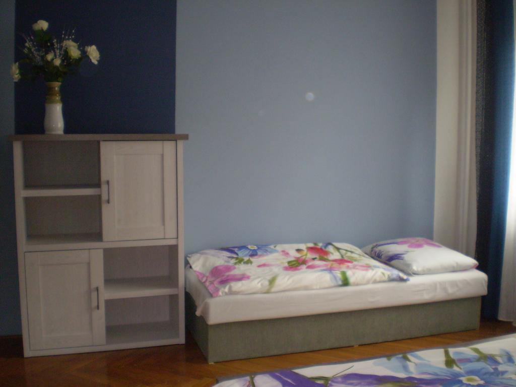 apartman pro 4 osoby Česká Skalice Habitación foto